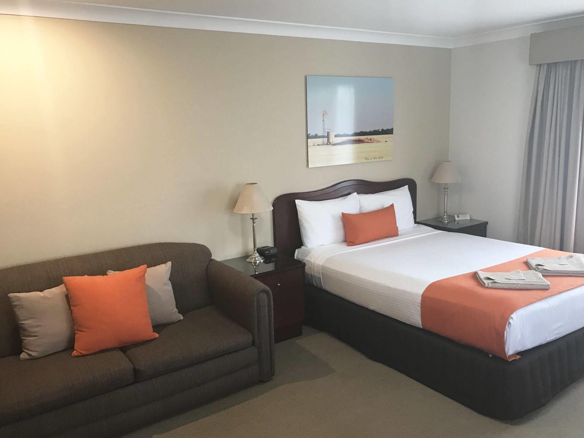 Endeavour Court Motor Inn Dubbo Ngoại thất bức ảnh